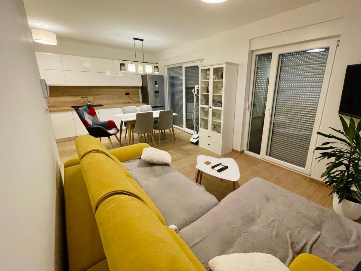 Alida Valli Apartment Kastela Exterior photo
